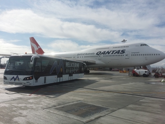 Aluminum Body 13 Seater Electric International Airport Bus Airport Coach